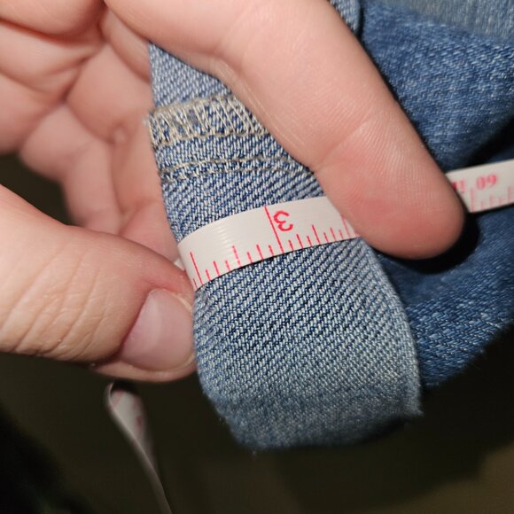 Time & Tru 16 Mid Rise Distressed Denim Shorts - Picture 4 of 5